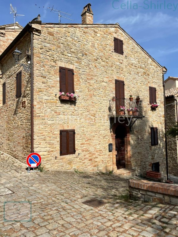 casa indipendente in vendita a Mignanego in zona Vittoria