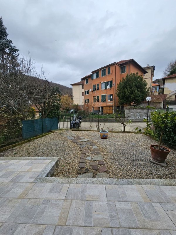 casa indipendente in vendita a Mignanego