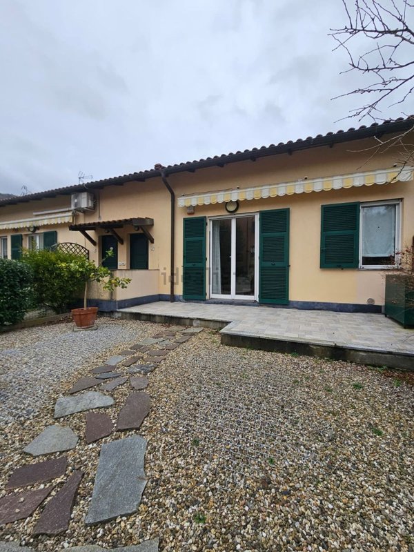 casa indipendente in vendita a Mignanego