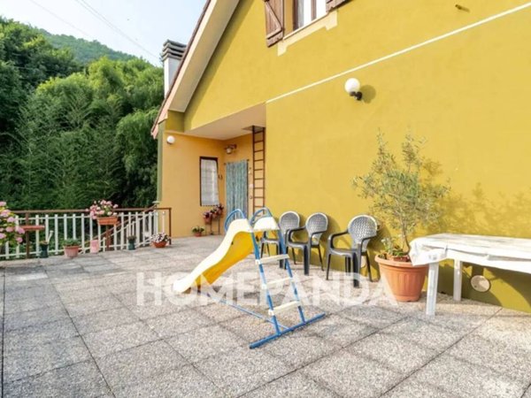 casa indipendente in vendita a Mignanego