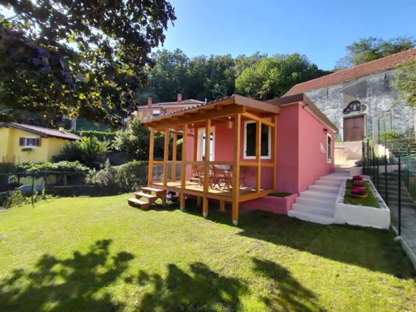 casa indipendente in vendita a Mignanego in zona Paveto