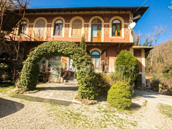 casa indipendente in vendita a Mignanego in zona Ponterosso