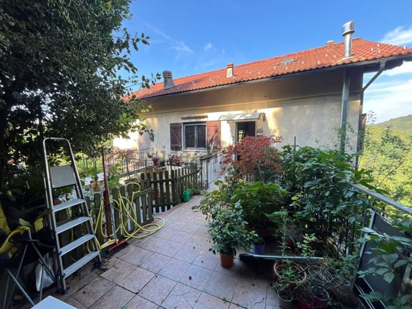 casa indipendente in vendita a Mignanego in zona Giovi