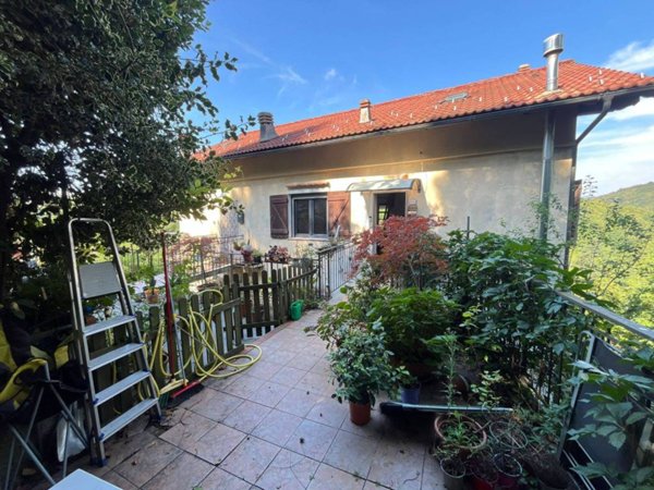 casa indipendente in vendita a Mignanego in zona Giovi