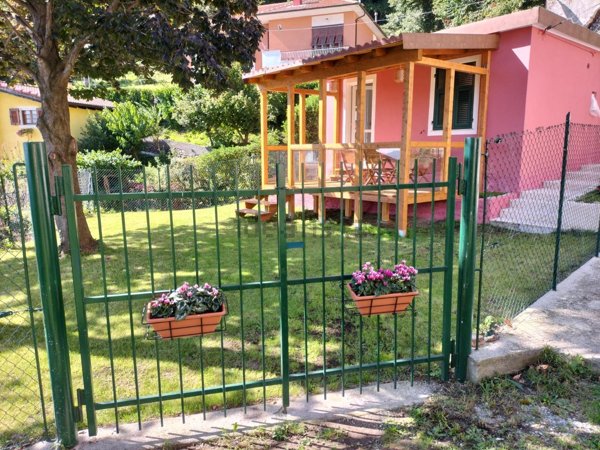 casa indipendente in vendita a Mignanego in zona Paveto