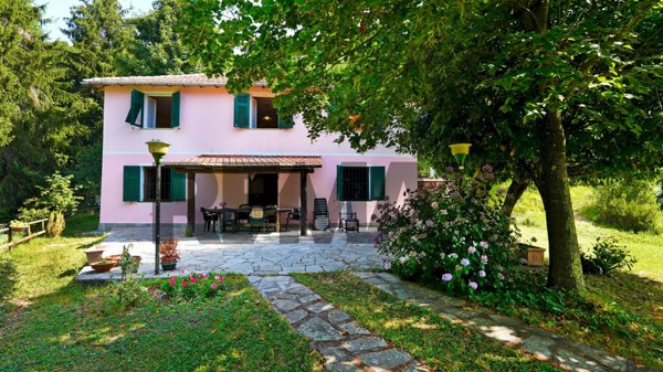 casa indipendente in vendita a Mignanego in zona Migliarina