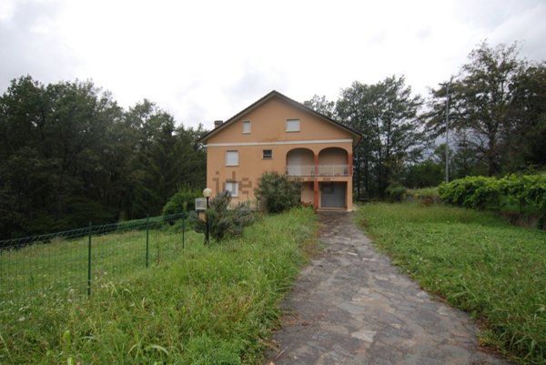 casa indipendente in vendita a Moconesi in zona Gattorna