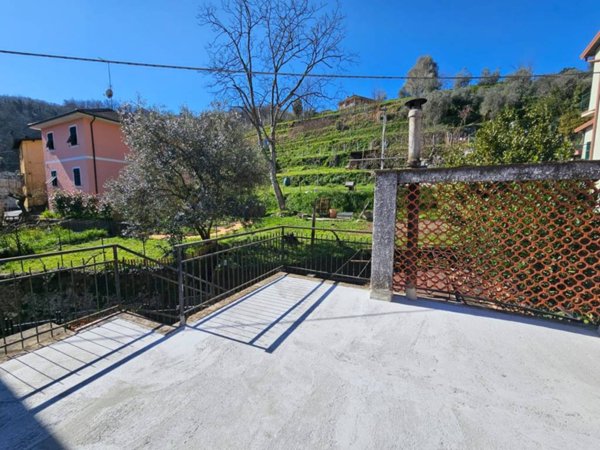 appartamento in vendita a Moconesi in zona Gattorna