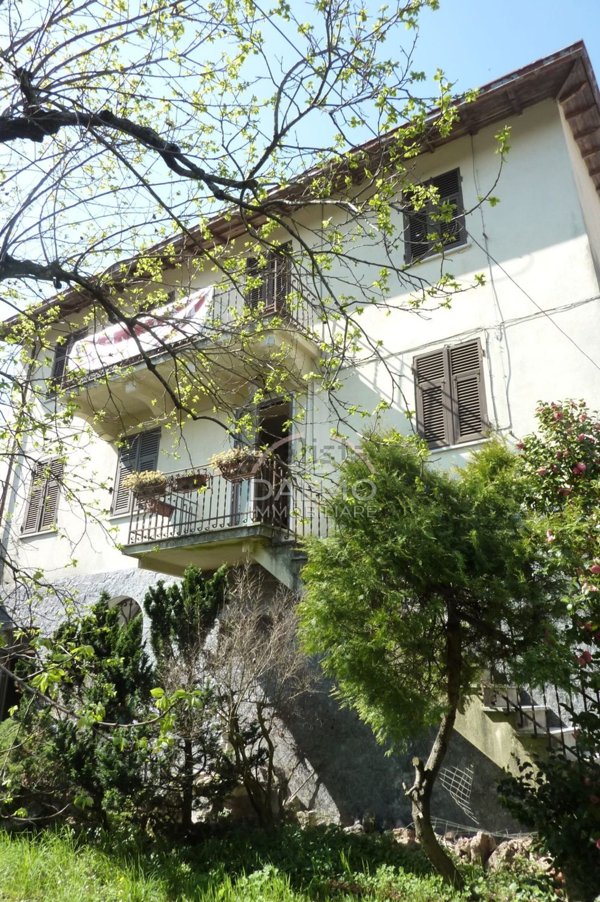 casa indipendente in vendita a Moconesi in zona Gattorna