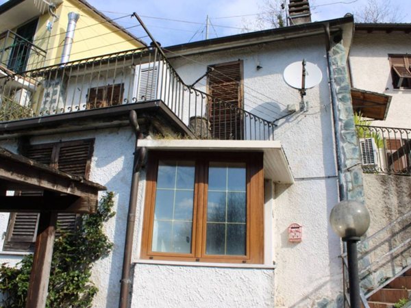 casa indipendente in vendita a Moconesi in zona Gattorna