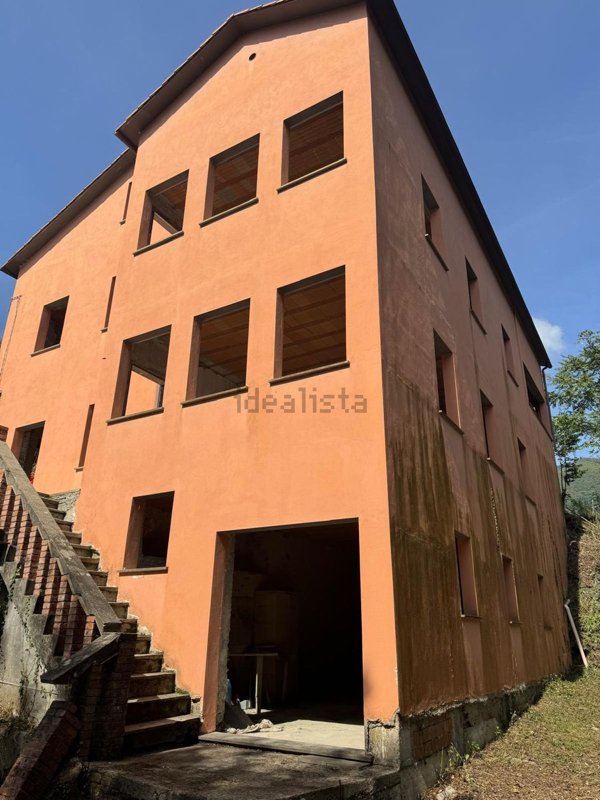 casa indipendente in vendita a Moconesi in zona Ferrada