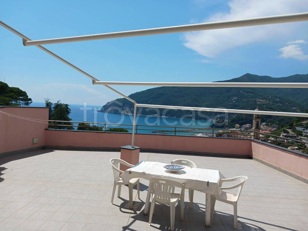 appartamento in vendita a Moneglia in zona Lemeglio