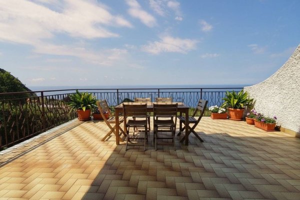 casa indipendente in vendita a Moneglia in zona Lemeglio