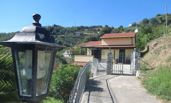 casa indipendente in vendita a Moneglia