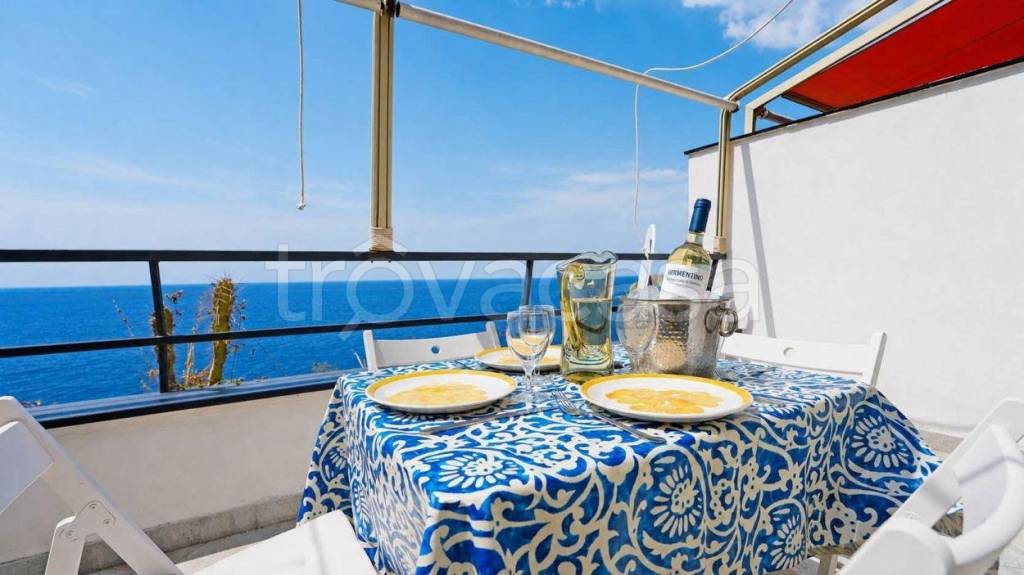 appartamento in vendita a Moneglia in zona Lemeglio