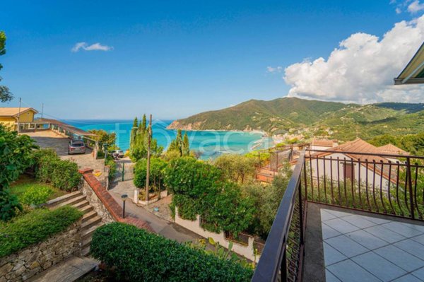 appartamento in vendita a Moneglia in zona Lemeglio