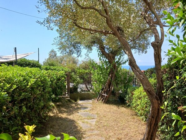 appartamento in vendita a Moneglia in zona Lemeglio