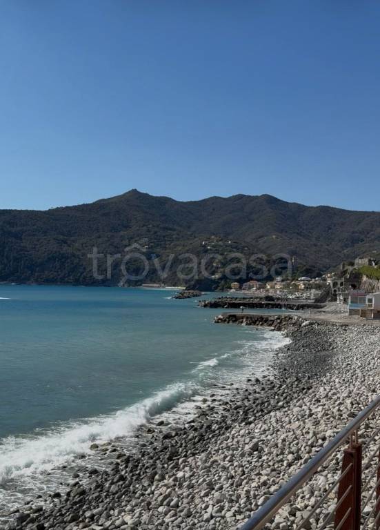 appartamento in vendita a Moneglia in zona Lemeglio