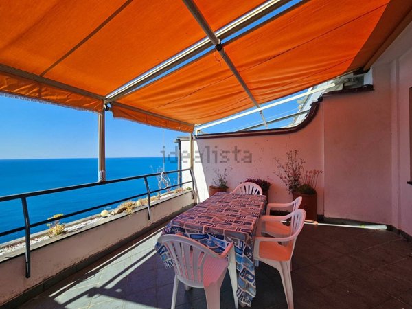 appartamento in vendita a Moneglia in zona Lemeglio
