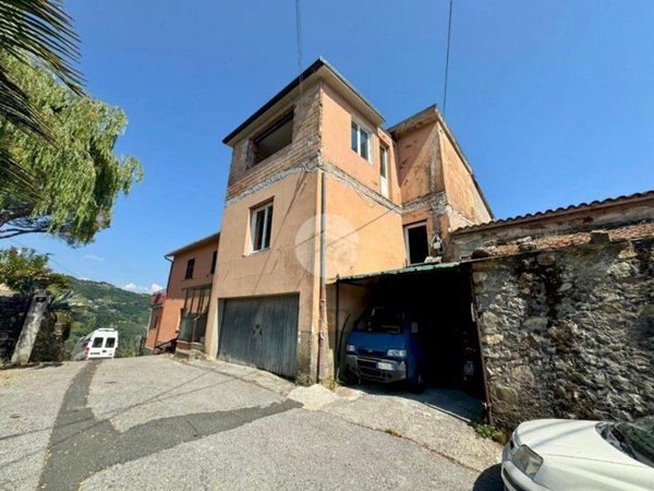 pentavano in vendita a Moneglia in zona Crova