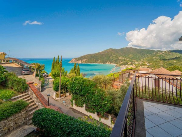 appartamento in vendita a Moneglia in zona Lemeglio