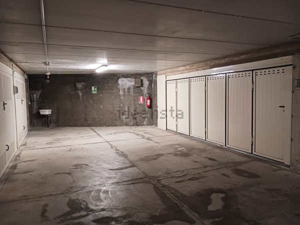 box auto in vendita a Moneglia in zona Tessi