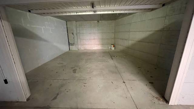 box auto in vendita a Moneglia in zona Tessi