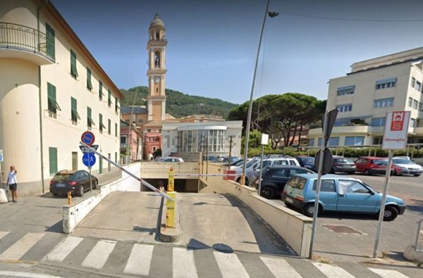 box auto in vendita a Moneglia in zona Tessi