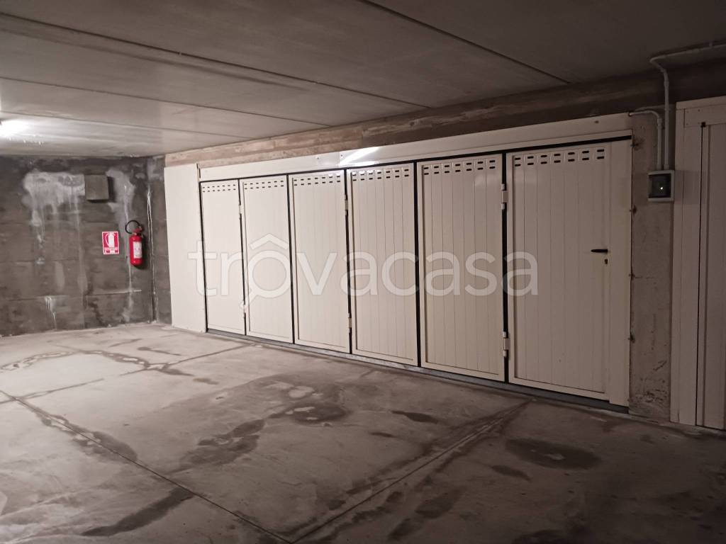 box auto in vendita a Moneglia in zona Tessi