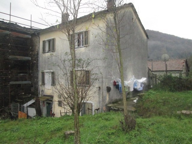 casa indipendente in vendita a Montebruno
