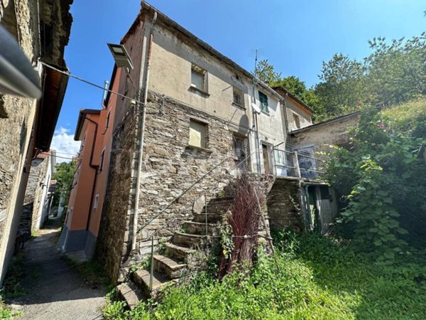 appartamento in vendita a Montebruno in zona Zeppado