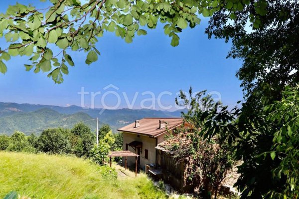 casa indipendente in vendita a Montebruno in zona Tartogni