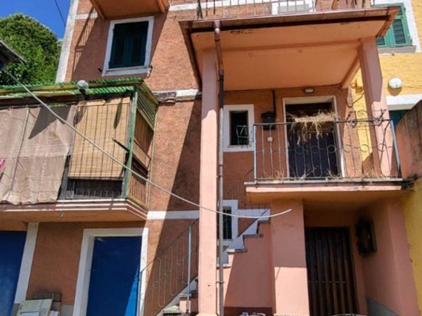 casa indipendente in vendita a Montebruno in zona Caprili