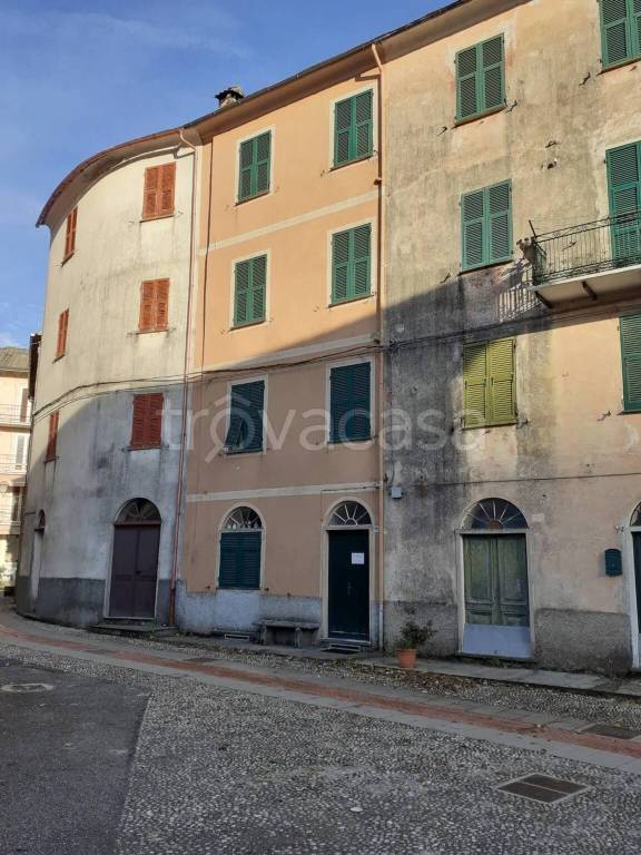 casa indipendente in vendita a Montebruno in zona Croso