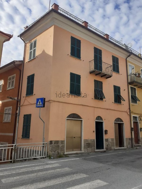 casa indipendente in vendita a Montebruno