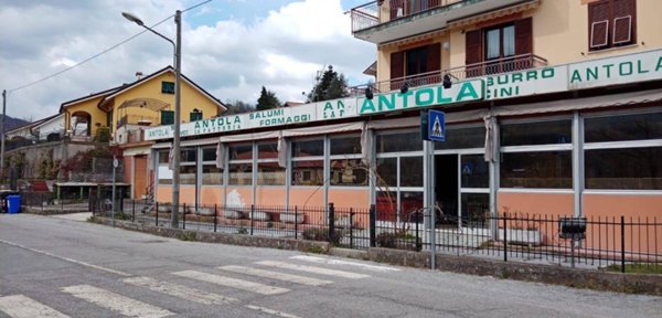 locale commerciale in vendita a Montoggio