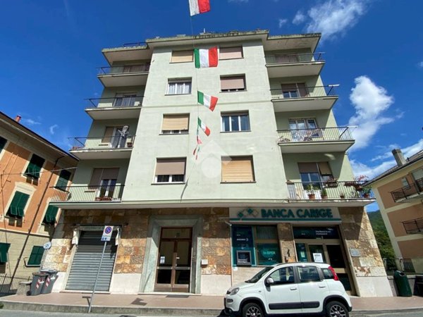appartamento in vendita a Montoggio in zona Montoggio Centro