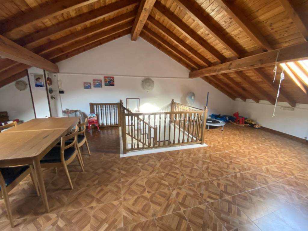 appartamento in vendita a Montoggio in zona Casà
