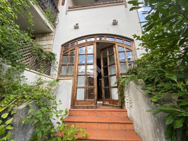 casa indipendente in vendita a Montoggio in zona Casà
