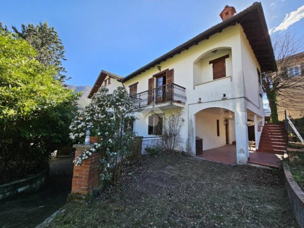 appartamento in vendita a Montoggio in zona Casà