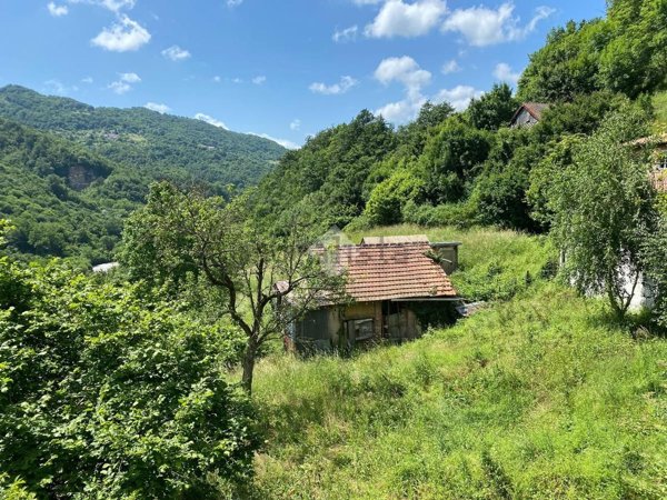 appartamento in vendita a Montoggio