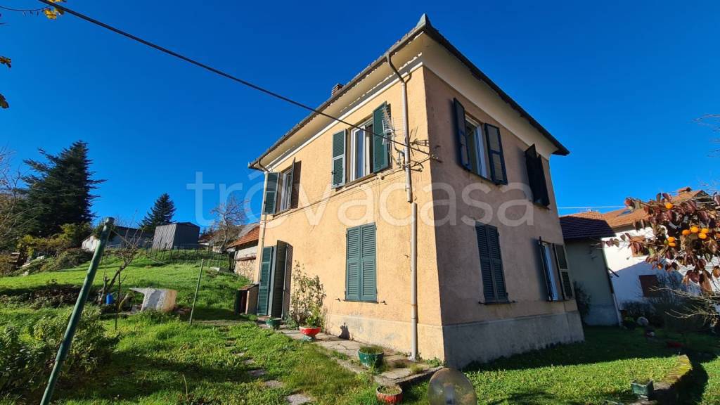 casa indipendente in vendita a Montoggio in zona Casà