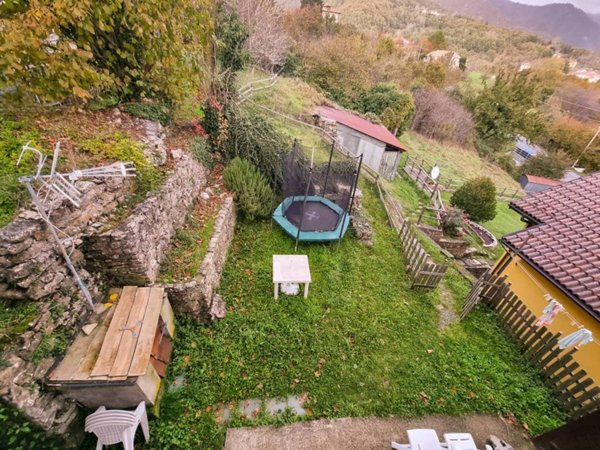casa indipendente in vendita a Montoggio in zona Casà