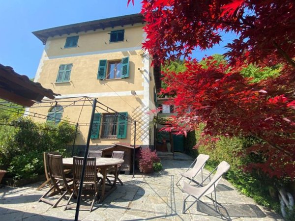 casa indipendente in vendita a Montoggio in zona Casà