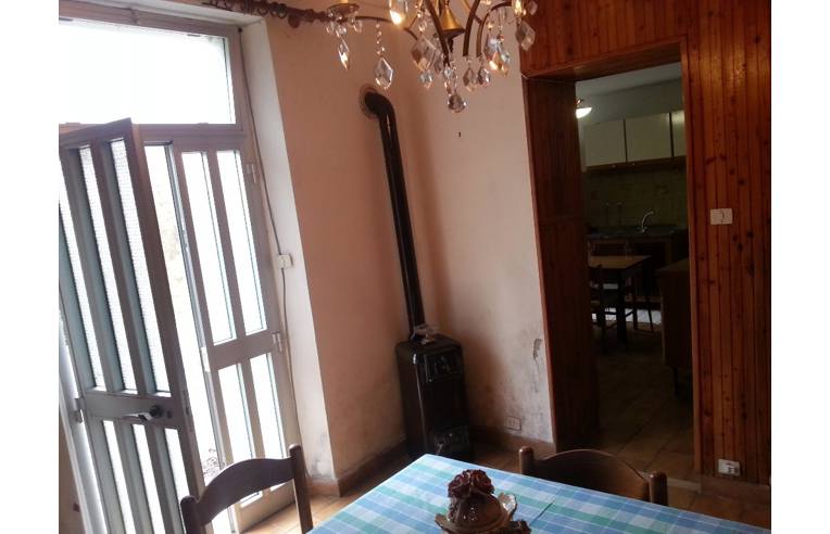 casa indipendente in vendita a Montoggio in zona Casà