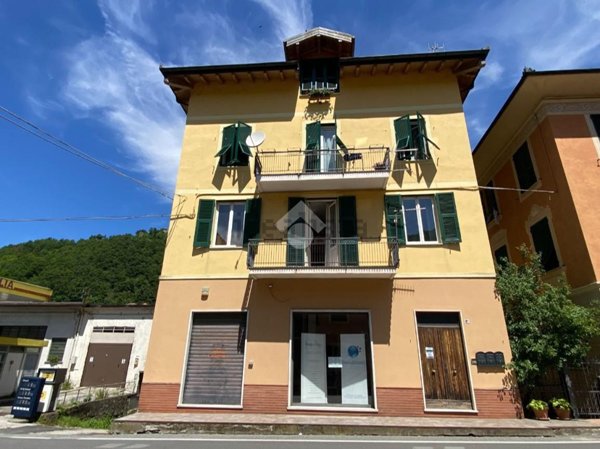 appartamento in vendita a Montoggio in zona Montoggio Centro