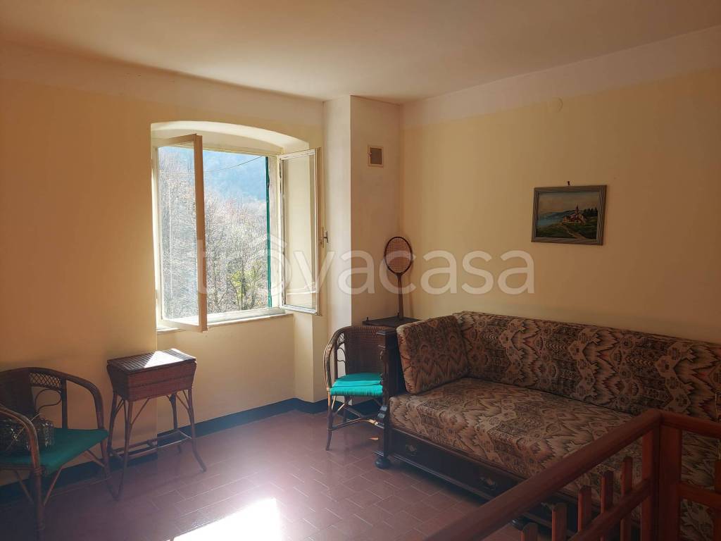 casa indipendente in vendita a Montoggio in zona Casà
