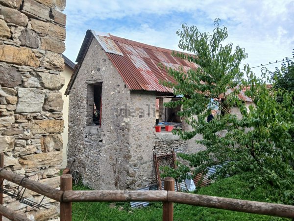 appartamento in vendita a Montoggio