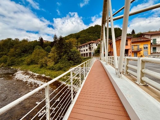 appartamento in vendita a Montoggio in zona Casà