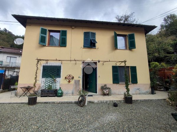 casa indipendente in vendita a Montoggio in zona Morasco